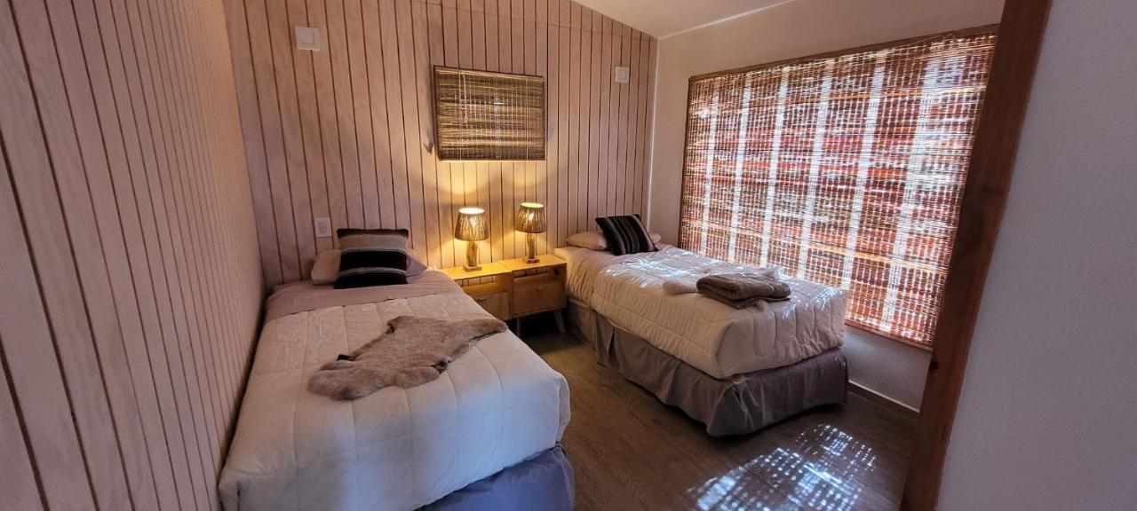Cabana En Laguna Azul Patagonia Bagual Villa Torres del Paine National Park Eksteriør billede